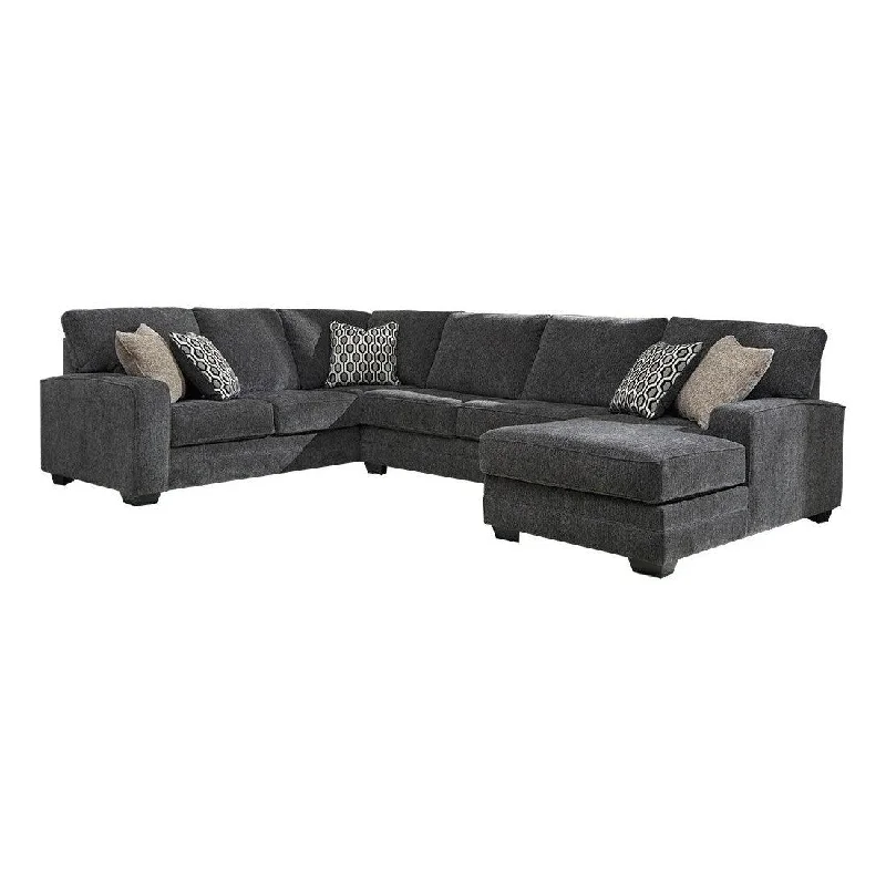 Benchcraft® Tracling 3-Piece Sectional With Chaise